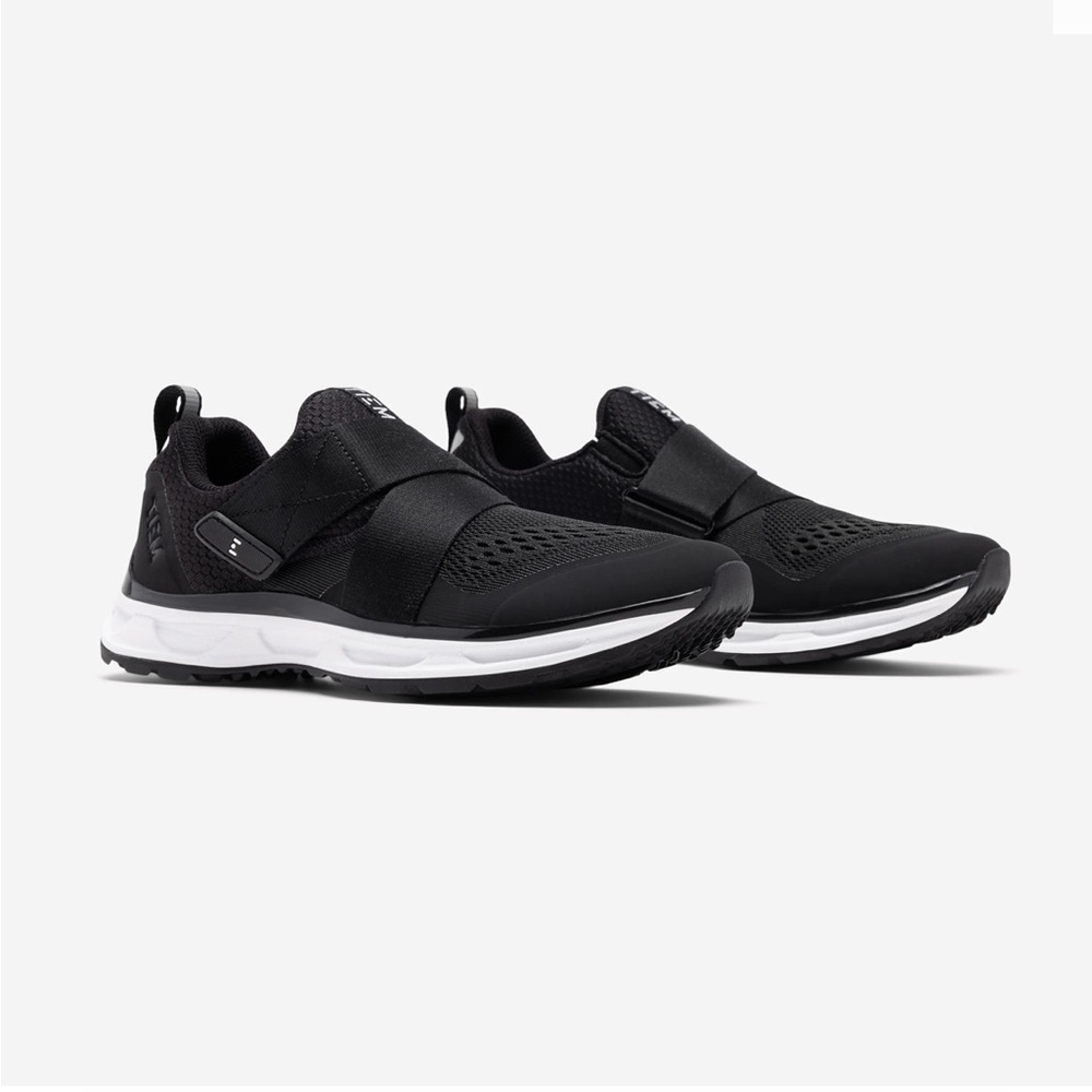 TIEM Slipstream Women’s Cycling Shoe in Color Black-Black, Size 7.5